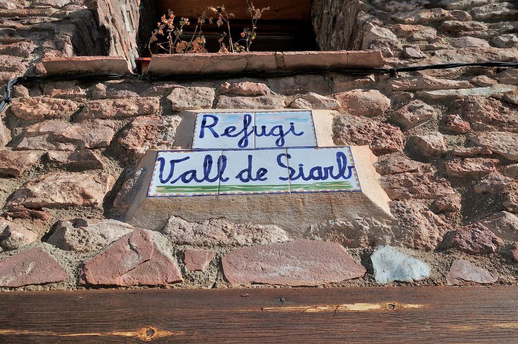 Refugi Rural Vall De Siarb Vandrarhem Llagunes Exteriör bild